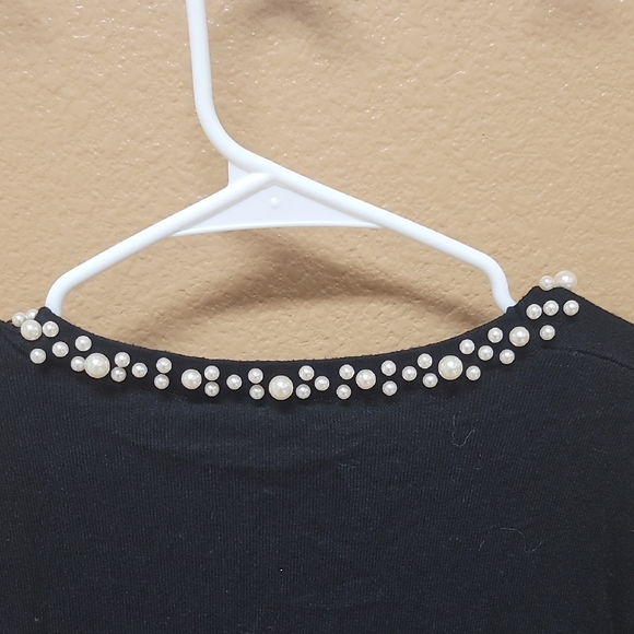 NWT LIV Women's Black V-Neck Sweater with White faux Pearls 🖤🤍 - Picture 8 of 8